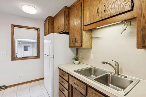 $274,900 | 196 Windsor Lane, New Brighton, MN 55112