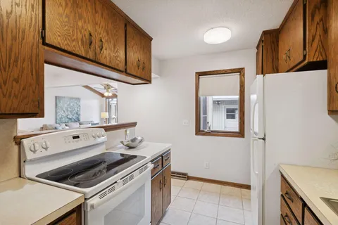 $274,900 | 196 Windsor Lane, New Brighton, MN 55112