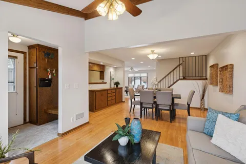 $274,900 | 196 Windsor Lane, New Brighton, MN 55112