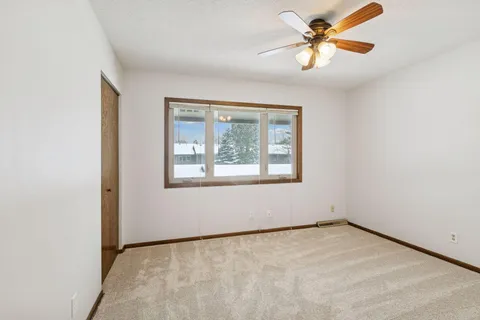 $274,900 | 196 Windsor Lane, New Brighton, MN 55112