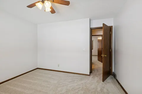 $274,900 | 196 Windsor Lane, New Brighton, MN 55112