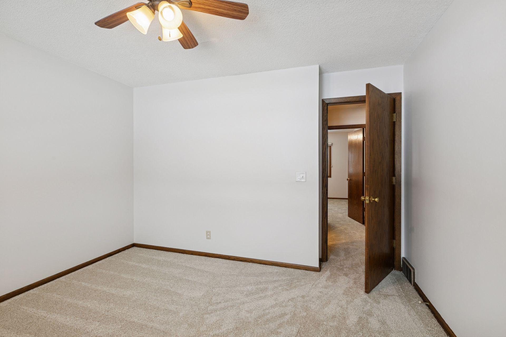 196 Windsor Lane New Brighton, MN 55112 - Photo 29 of 40