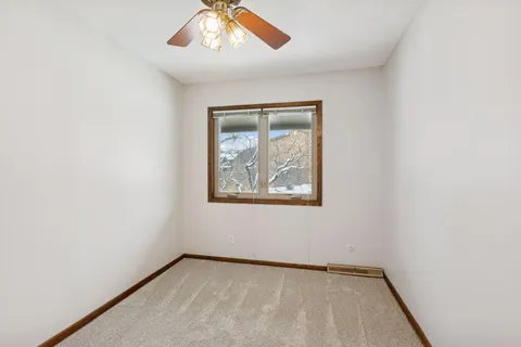 $274,900 | 196 Windsor Lane, New Brighton, MN 55112