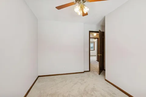 $274,900 | 196 Windsor Lane, New Brighton, MN 55112