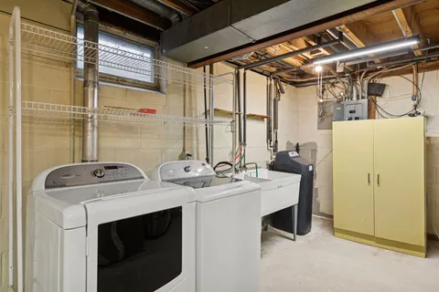 $274,900 | 196 Windsor Lane, New Brighton, MN 55112