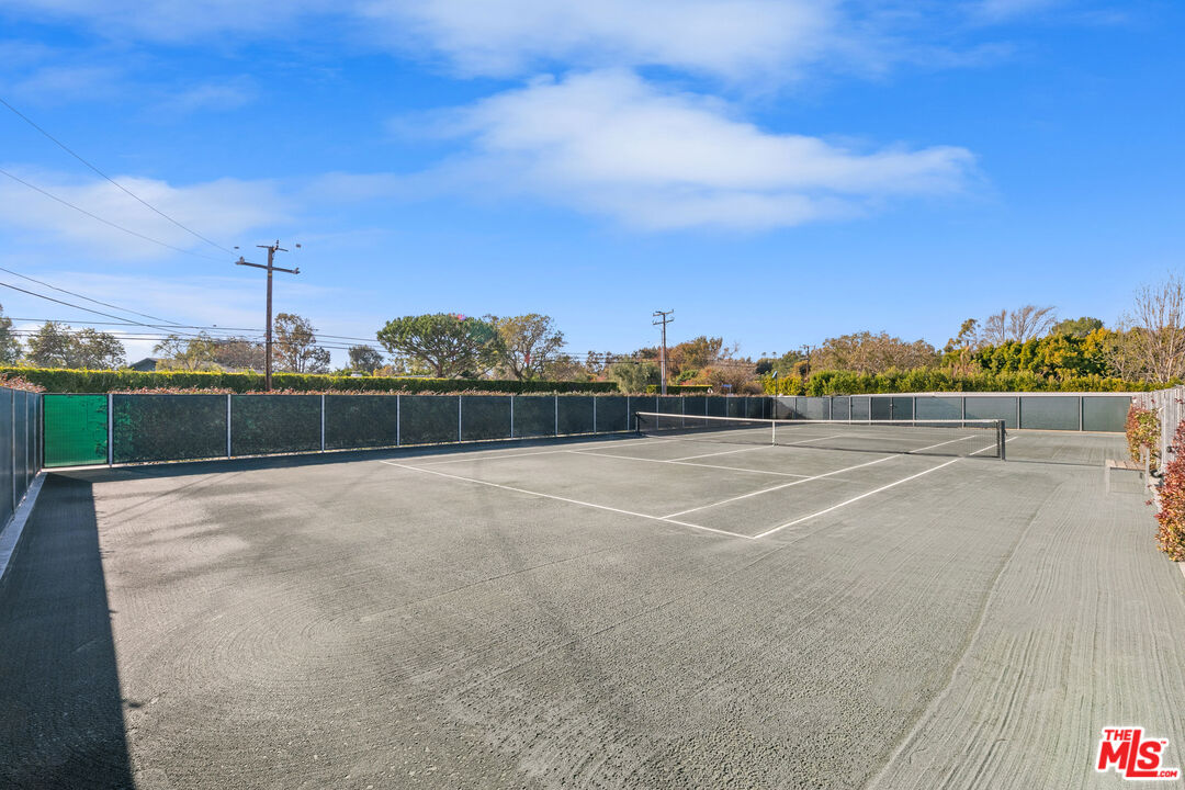 6728 Wildlife Road Malibu, CA 90265 - Photo 49 of 57 a view of a tennis court