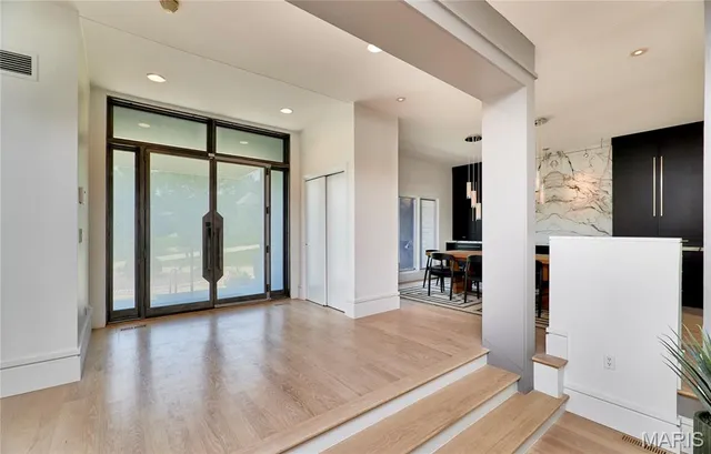 $1,995,000 | 11239 Mosley Hill Drive, St. Louis, MO 63141