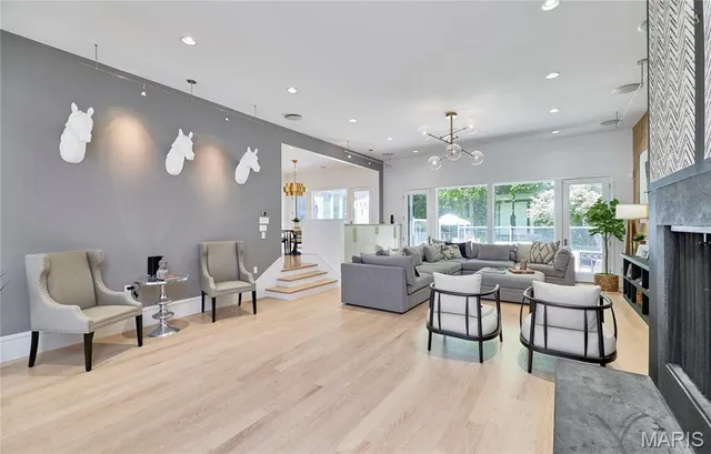 $1,995,000 | 11239 Mosley Hill Drive, St. Louis, MO 63141