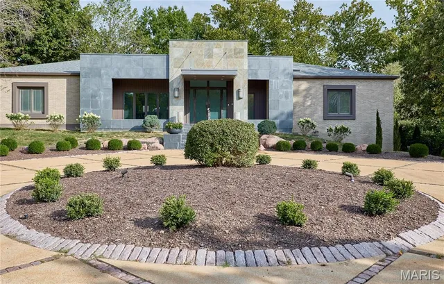 $1,995,000 | 11239 Mosley Hill Drive, St. Louis, MO 63141