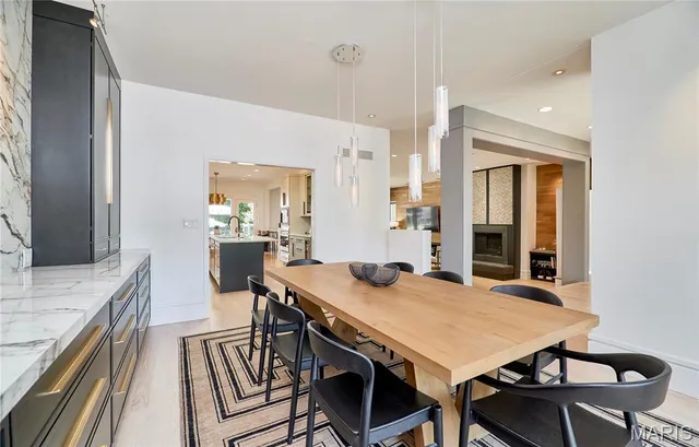 $1,995,000 | 11239 Mosley Hill Drive, St. Louis, MO 63141