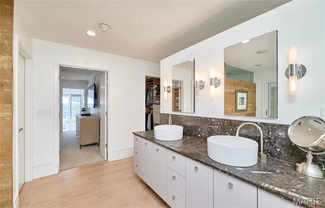 $1,995,000 | 11239 Mosley Hill Drive, St. Louis, MO 63141