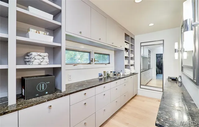 $1,995,000 | 11239 Mosley Hill Drive, St. Louis, MO 63141