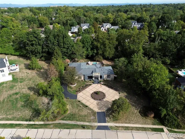 $1,995,000 | 11239 Mosley Hill Drive, St. Louis, MO 63141