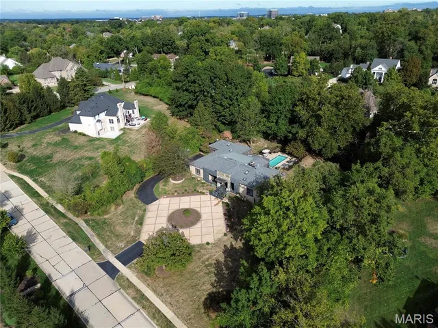 $1,995,000 | 11239 Mosley Hill Drive, St. Louis, MO 63141