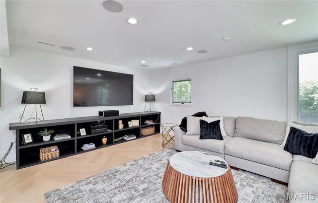 $1,995,000 | 11239 Mosley Hill Drive, St. Louis, MO 63141