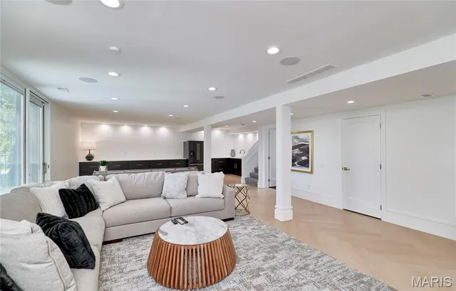 $1,995,000 | 11239 Mosley Hill Drive, St. Louis, MO 63141