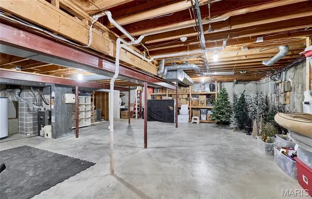 $1,995,000 | 11239 Mosley Hill Drive, St. Louis, MO 63141