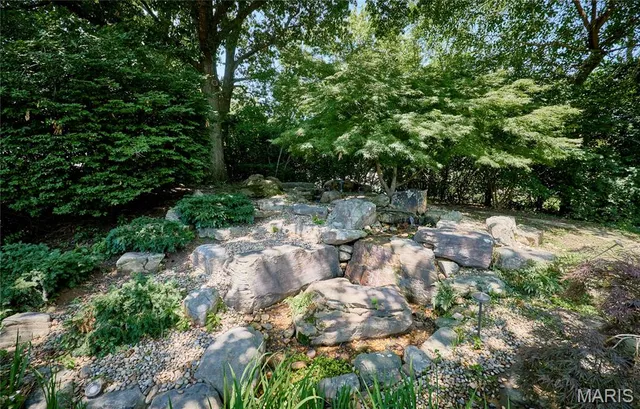 $1,995,000 | 11239 Mosley Hill Drive, St. Louis, MO 63141