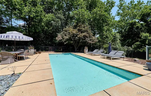 $1,995,000 | 11239 Mosley Hill Drive, St. Louis, MO 63141