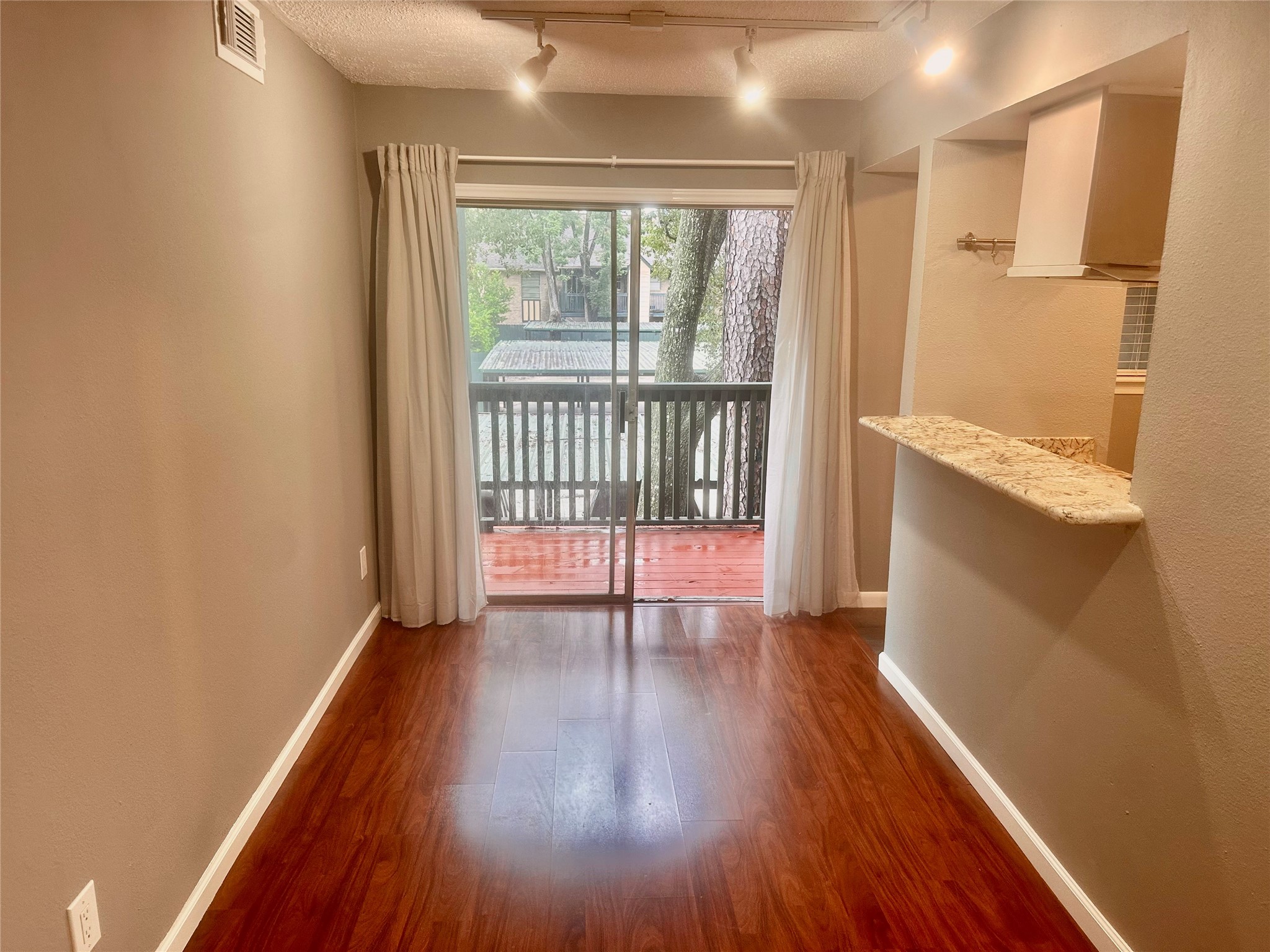 8245 Kingsbrook Road, Unit 239 Houston, TX 77024 - Photo 10 of 30 Gallery Image 10