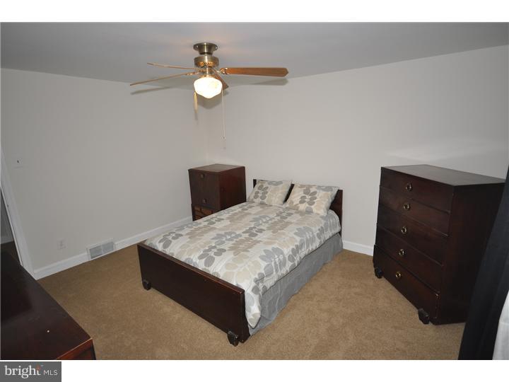 432 Rively Avenue Collingdale, PA 19023 - Photo 12 of 17 Bedroom - Main