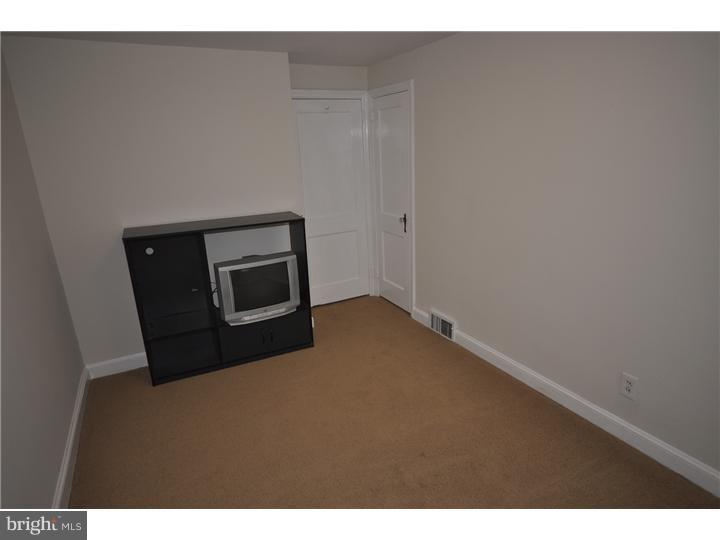 432 Rively Avenue Collingdale, PA 19023 - Photo 15 of 17 Bedroom 2