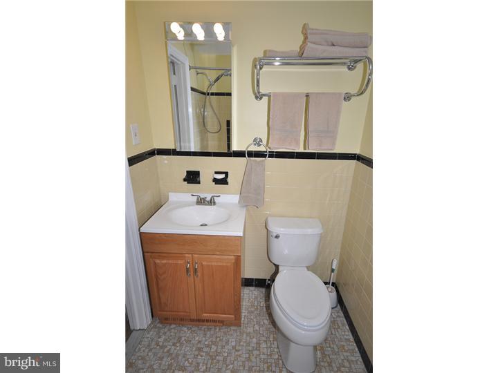432 Rively Avenue Collingdale, PA 19023 - Photo 16 of 17 Bathroom