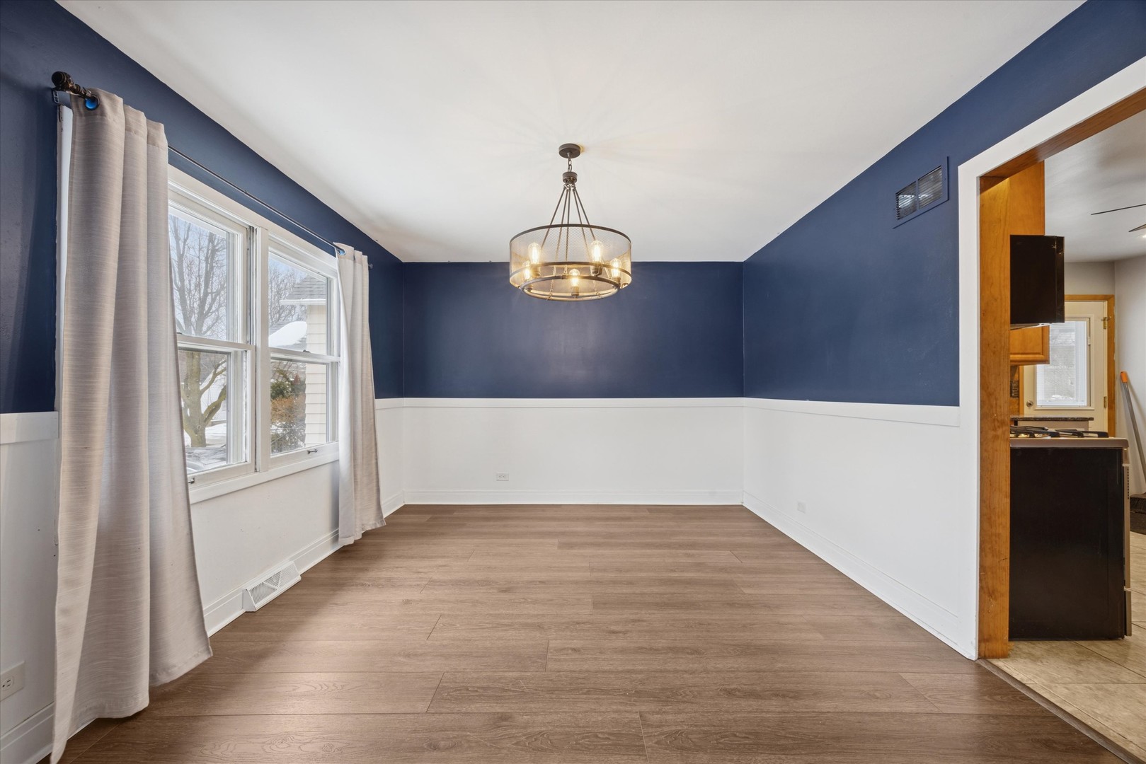 602 Prairie Avenue Downers Grove, IL 60515 - Photo 6 of 26