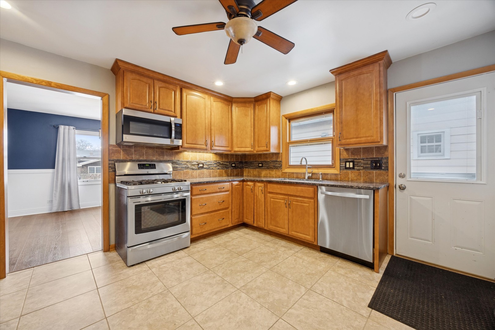 602 Prairie Avenue Downers Grove, IL 60515 - Photo 9 of 26