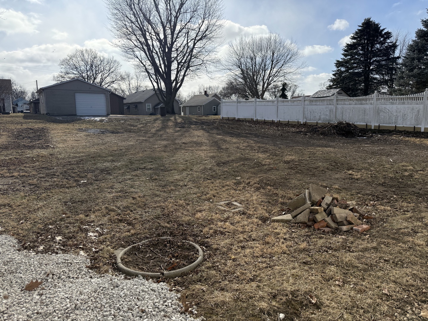 513 Barney Riva Street Dalzell, IL 61320 - Photo 27 of 39 a view of a yard