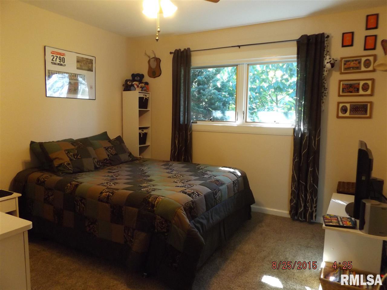 18179 Red Shale Hill Road Pekin, IL 61554 - Photo 16 of 35