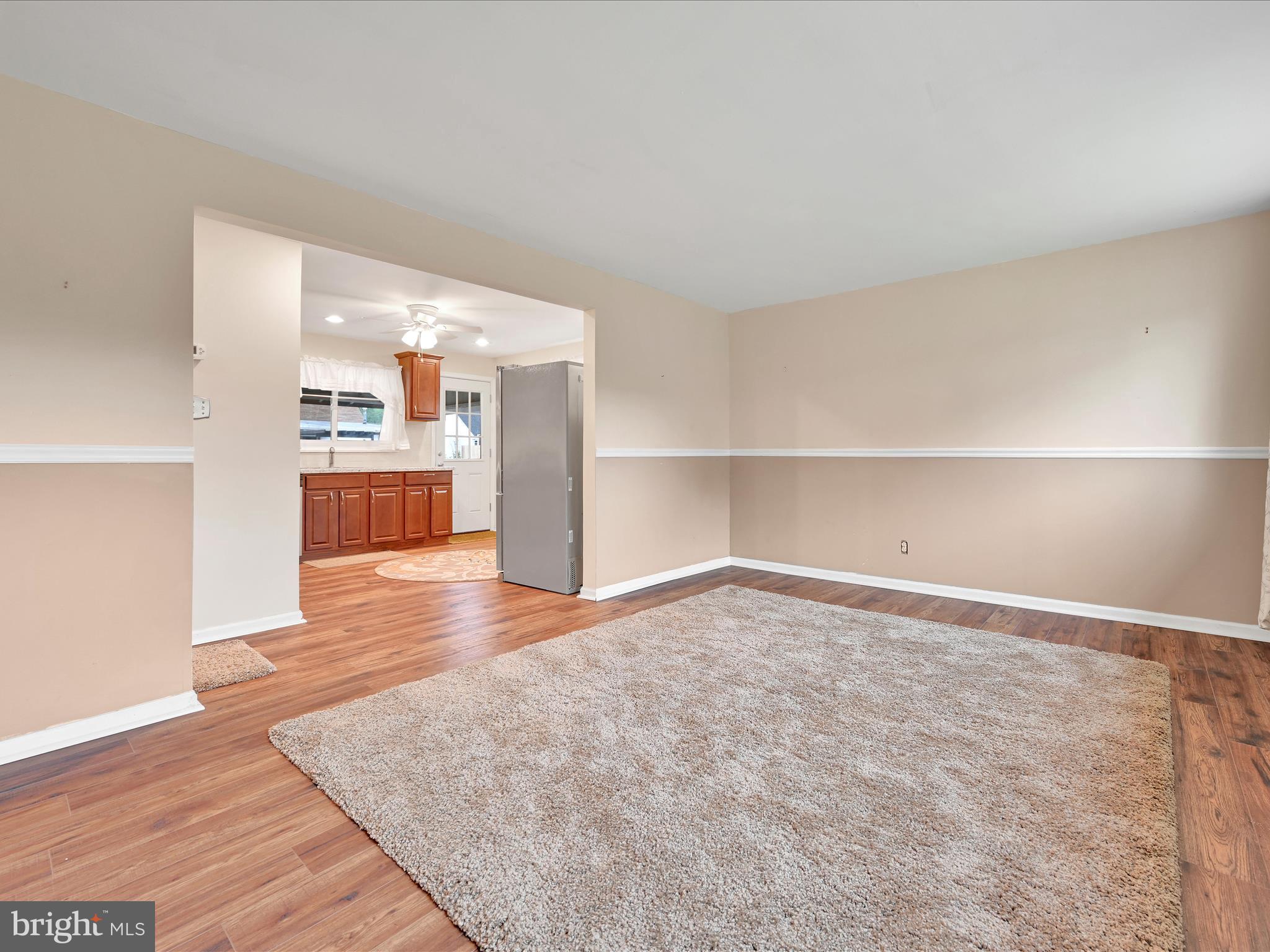 731 Hickory Road Secane, PA 19018 - Photo 6 of 29 Living Room