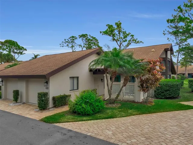 $274,900 | 3107 Windrush Bourne, Sarasota, FL 34235