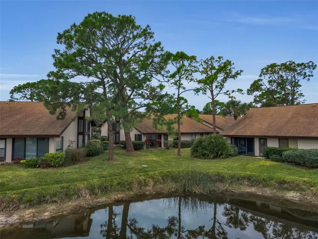 $274,900 | 3107 Windrush Bourne, Sarasota, FL 34235