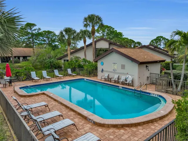 $274,900 | 3107 Windrush Bourne, Sarasota, FL 34235