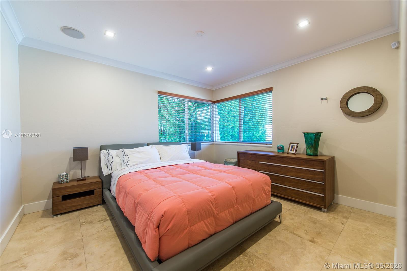 2253 Keystone Boulevard North Miami, FL 33181 - Photo 28 of 49
