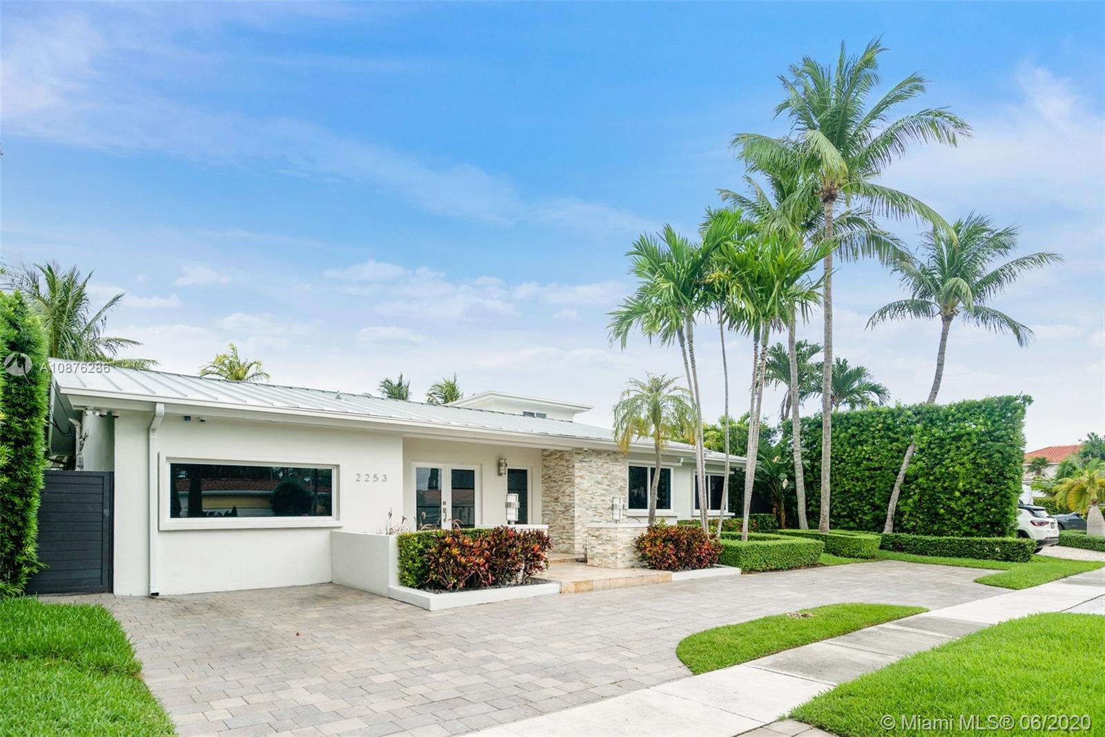 2253 Keystone Boulevard North Miami, FL 33181 - Photo 47 of 49