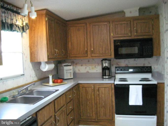 16140 Thomas Road Piney Point, MD 20674 - Photo 14 of 30 Kitchen