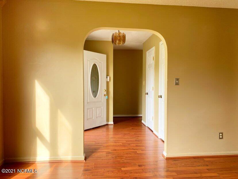 502 Dennis Road Jacksonville, NC 28546 - Photo 2 of 35 244658760_287038633031613_67094914897438
