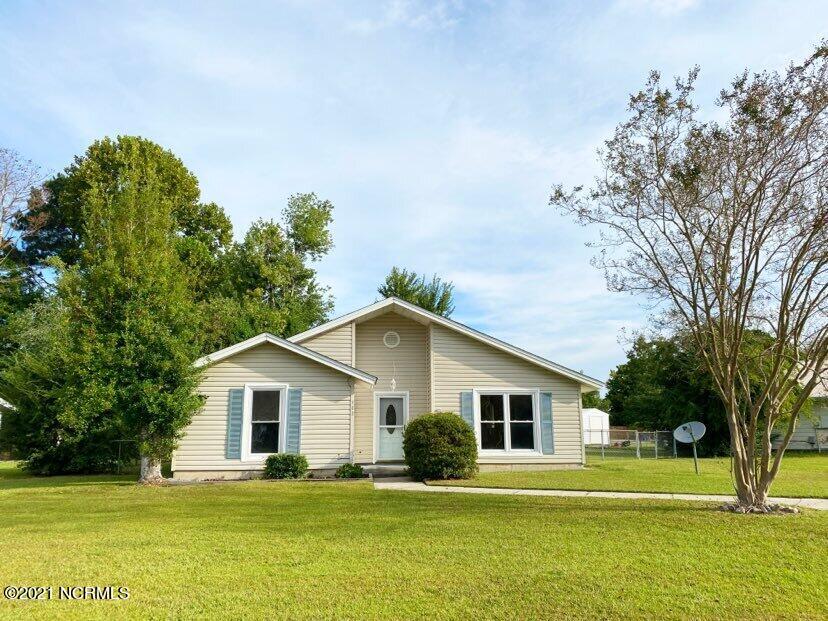 502 Dennis Road Jacksonville, NC 28546 - Photo 6 of 35 244523803_389382562529545_12419430662789