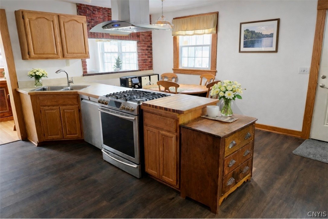 7171 Lakeshore Road Cicero, NY 13039 - Photo 11 of 26