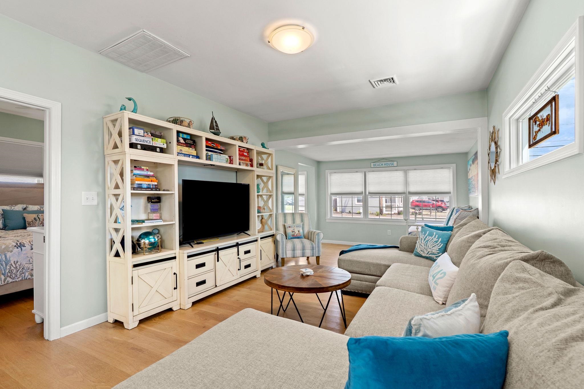 527 Ocean Boulevard Hampton, NH 03842 - Photo 8 of 38