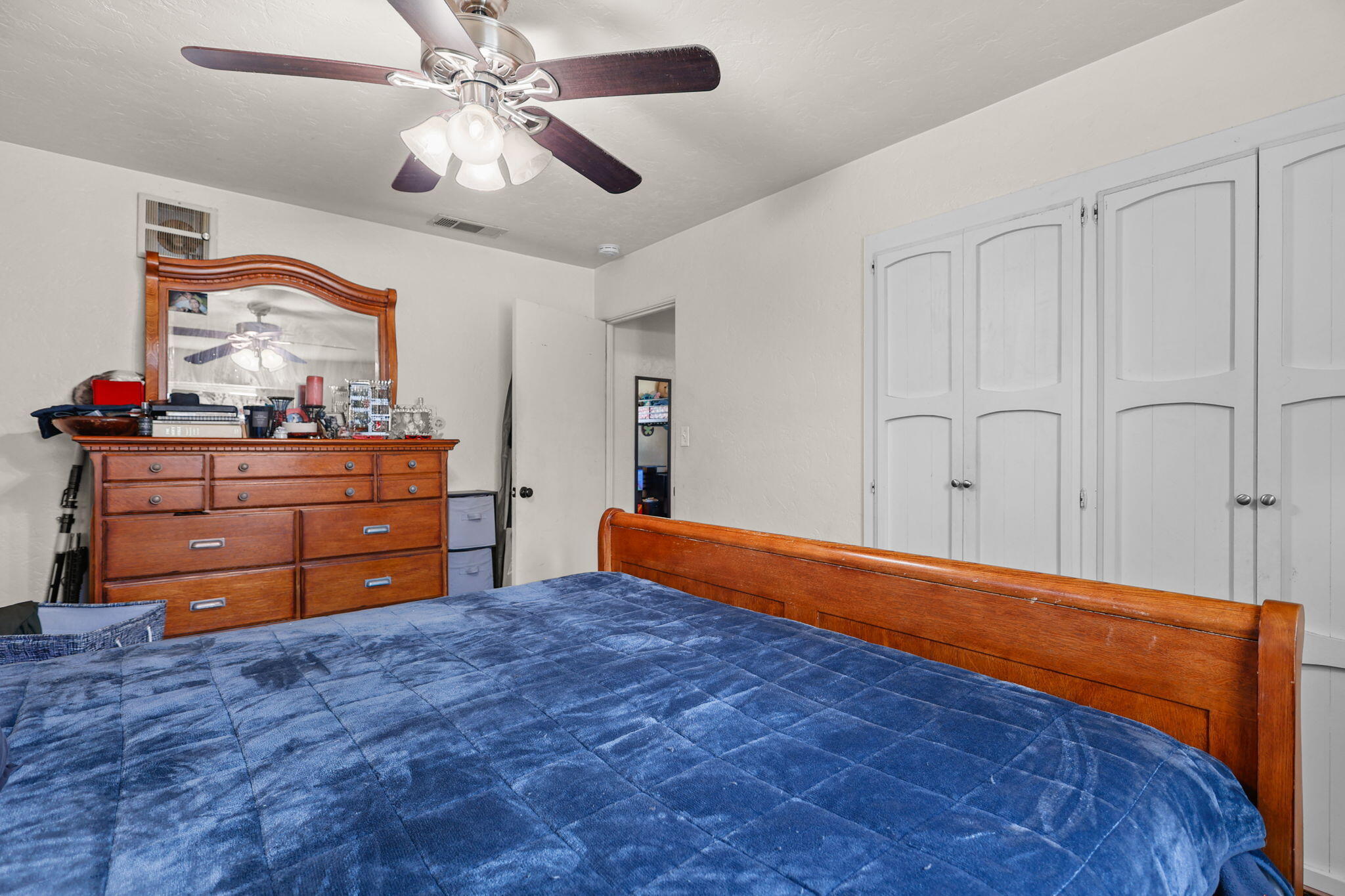 5717 Churn Creek Road Redding, CA 96002 - Photo 19 of 36 Bedroom 3