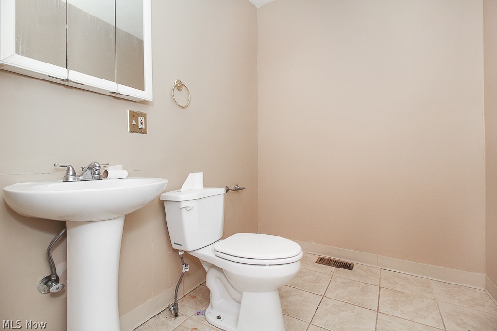 1997 Hilton Road Cleveland, OH 44112 - Photo 21 of 29
