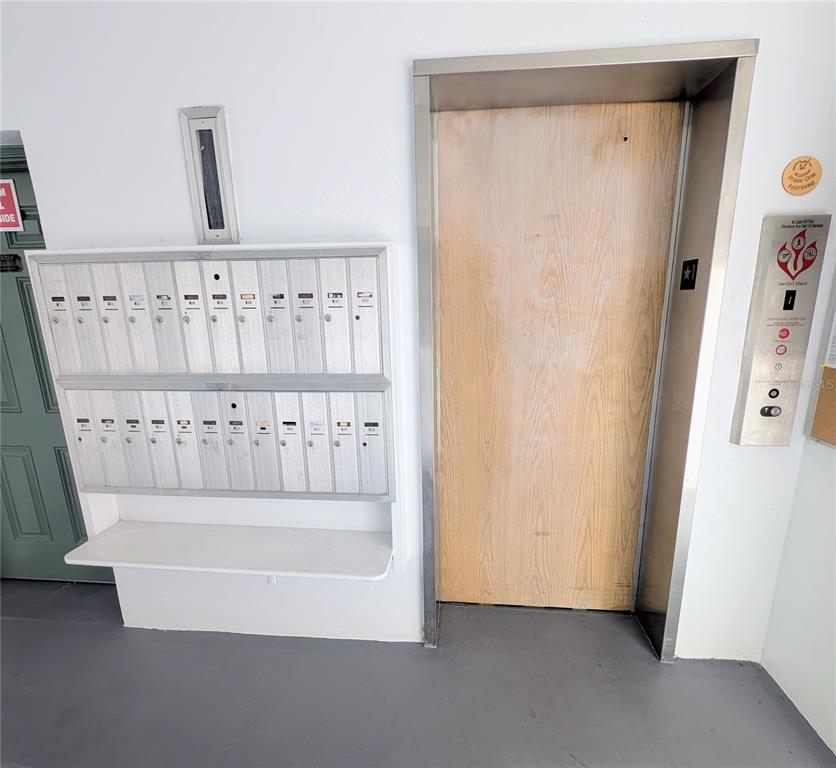 8055 112th Street North, Unit 403 Seminole, FL 33772 - Photo 26 of 37 a bathroom with bathtub a shower and a sink