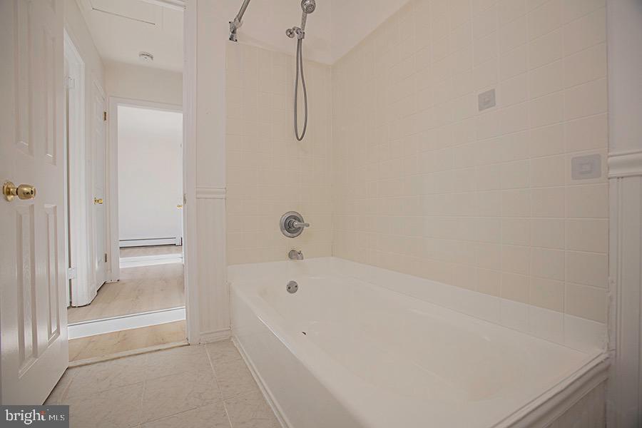 433 Walnut Lane Princeton, NJ 08540 - Photo 18 of 26 a bathroom with a bathtub