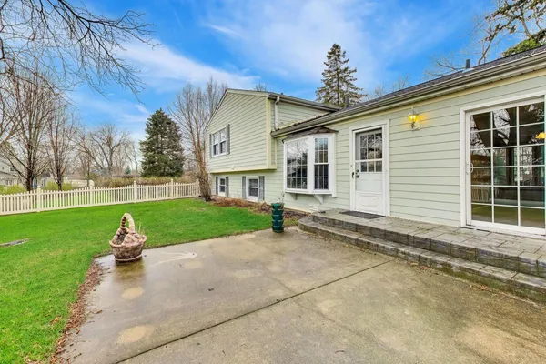 $454,900 | 1918 Templar Drive, Naperville, IL 60565