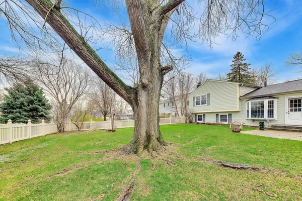 $454,900 | 1918 Templar Drive, Naperville, IL 60565