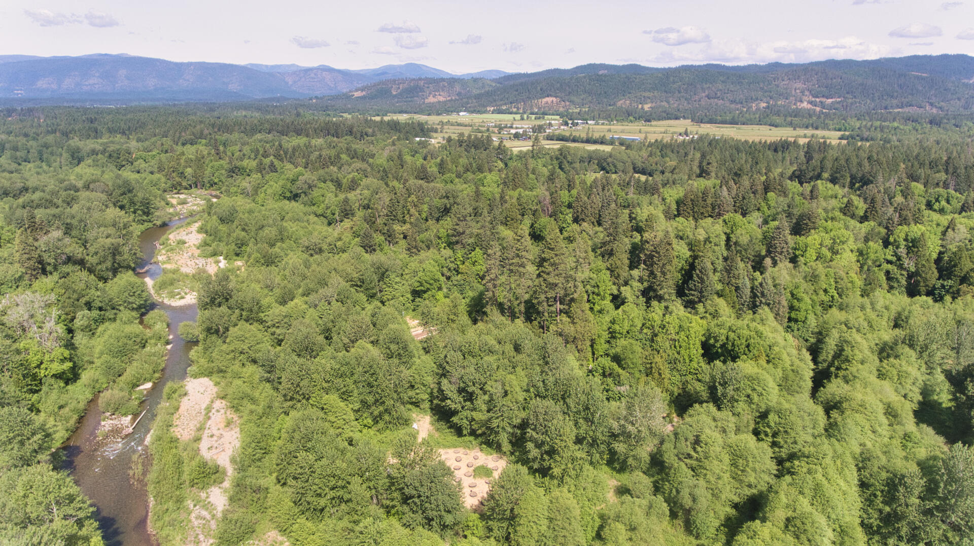 456 Garner Road Cave Junction, OR 97523 - Photo 9 of 10 456 Garner 6