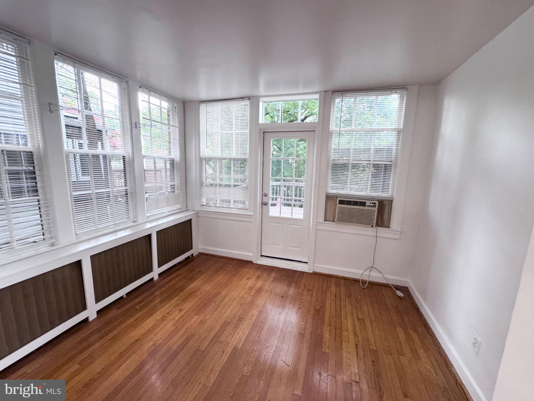 4417 Volta Place Northwest Washington, DC 20007 - Photo 5 of 29